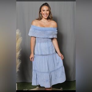 Off the shoulder dress NWT Size L (but would look cute on a S or M frame too)